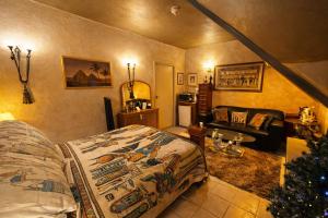 Tonight - Enjoy an Enigmatic Egyptian Experience in Swansea