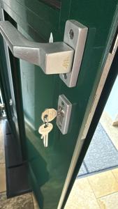 Modern Calm Apartment with Balcony & Free Parking