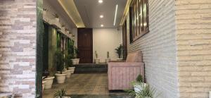 Hotel Char Dham Palace Near Kashi Vishwanath Temple