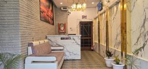 Hotel Char Dham Palace Near Kashi Vishwanath Temple