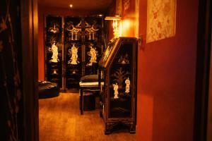 Have tonights dreams wrapped in Chinese silk