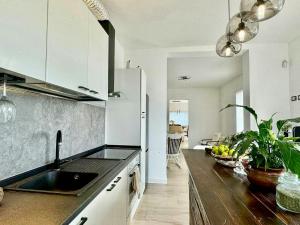 Panoramic Villa In The Lucca Hills