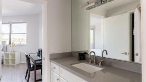 Ivory Buyout By AvantStay Two Home Buyout Near Old Town w Large Patio