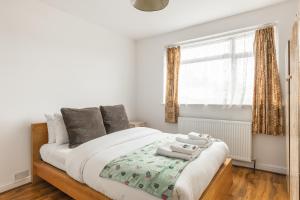 New! Bright 3BR Wembley House with Parking