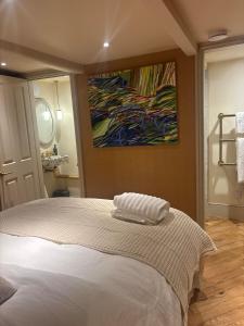 Charming central Winchester room, self-contained