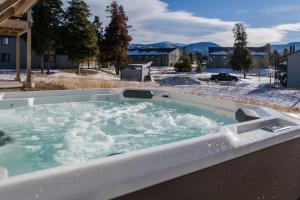 The Fox Den: Cozy & Fun with Amazing Views