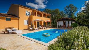 Villa Alma by Villas Guide