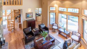 Sunriver by AvantStay Cozy Mountain Home w Indoor Pool and Hot Tub