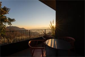 El Cielo - Rooms with Panoramic View & El Carnicero Restaurant