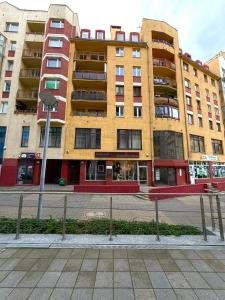 Kilińskiego Urban Apartment by BookingHost