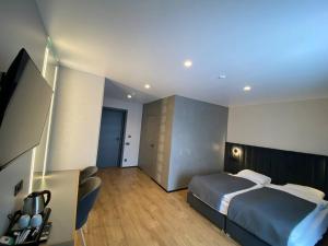 Готель Поляницький