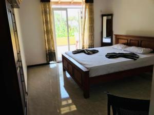 Coral Crest Villa & Restaurant