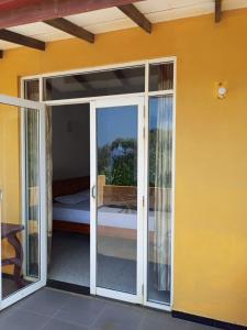 Coral Crest Villa & Restaurant