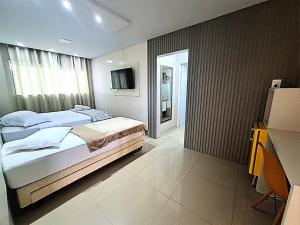 Pousada Queiroz em Frente ao Parque Beto Carrero