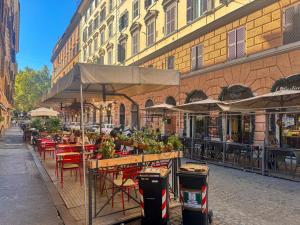 Casa Nicola - Modern 2BR Apt in Trastevere, Central Rome