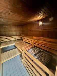 Apartment Kennys Bergblick Pool Sauna Tennis