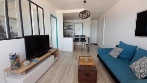 RIEZ Les PIEDS DANS LEAU