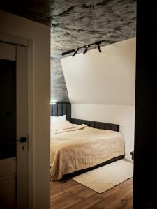 Crucea Bucovinei La Pridvor cu Dor