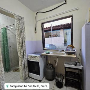 Kitnet iluminada confortável, recém reformada