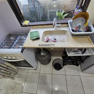 Kitnet iluminada confortável, recém reformada