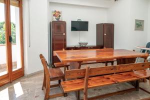 Marcelli, trilocale con balcone e posto auto