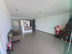 Modern executive apartment with views and parking