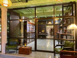 The Memory Hostel Trat