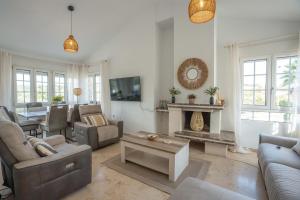 Luxury Villa with Private Pool - Las Ramblas golf