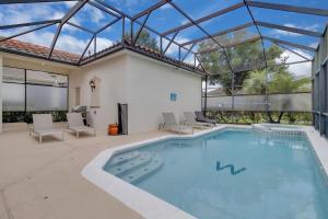 Villa Private PoolSpa close to Disney Free Grill!