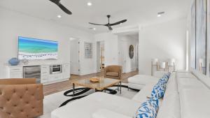 30A Salt Solace Pool Golf Cart Hot Tub Outdoor Kitchen