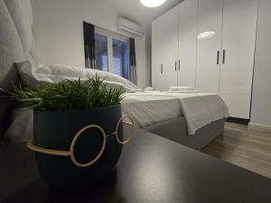 Enzo CozyApartments-Wilson Square