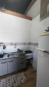 Loft para 4 pessoas, moderno 7 min da praia de carro!