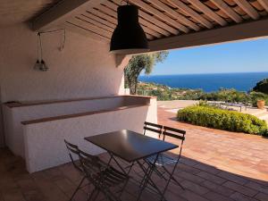 Quiet villa 4 bedrooms full sea view heated pool