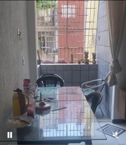 Ap com ar mobília completa com utensílios de cozinha