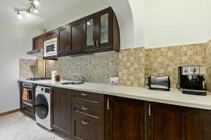 Ultracentral Apartment with Downtown View & Self Check-In