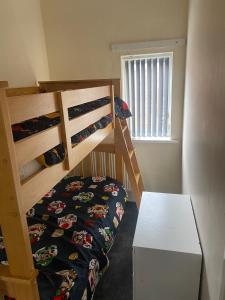 3 minute walk to beach