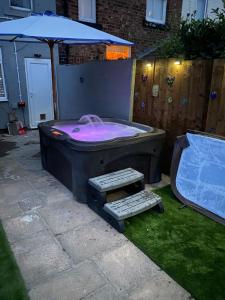 3 minute walk to beach