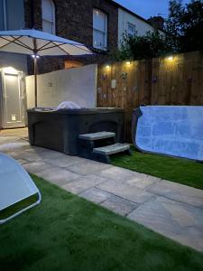 3 minute walk to beach