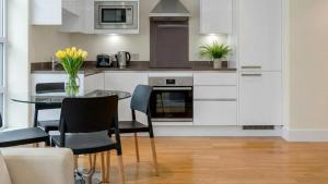 Stylish 1-Bed Greenwich Flat - Fast Links to Canary Wharf