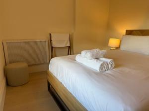 Glenrigh House - Loch View Flat for 2