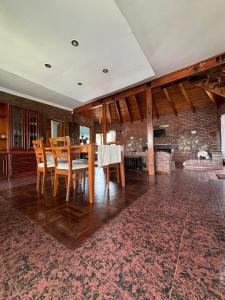 Casa Numerosa Vista al lago con Pileta Villa Carlos Paz