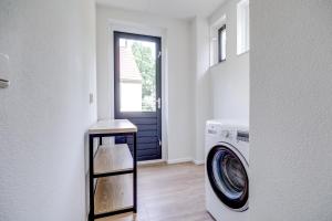 4 - Persoons Lakeside Bungalow