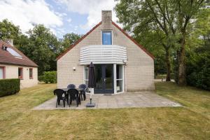 4 - Persoons Lakeside Bungalow