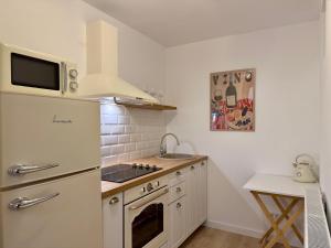 Cozy Apartment by the Stream at Clabucet Ski Slope