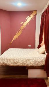 Mona Lisa - Secret Suite - central location