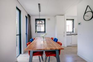 6 - Persoons Lake Area 18 Bungalow