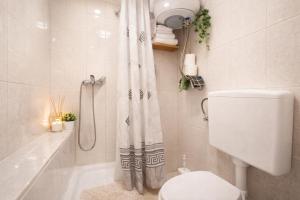 Apartments Kosta-The Lake Walk Central Apartment-free parking 1