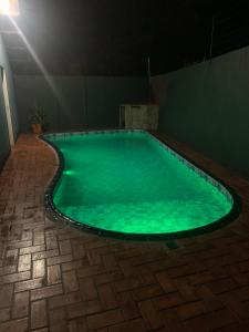 Casa grande com piscina