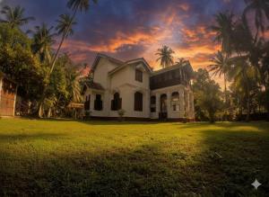 Charlottes Coral Breeze - A Colonial Seaside Bungalow