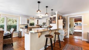 Dock Hot Tub Kayaks on Lake Norman Lakeside Gem by AvantStay